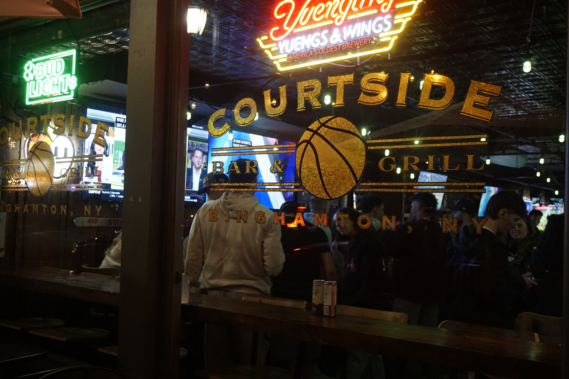 Photo of Courtside Bar & Grill